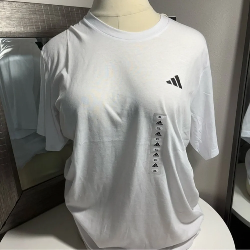 NWT Adidas men’s size X-Large t-shirt